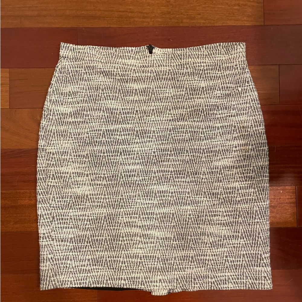 Banana Republic skirt (size 8)